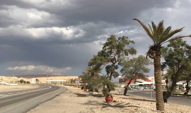 (以色列─死海之濱─ 陳華夫攝影)