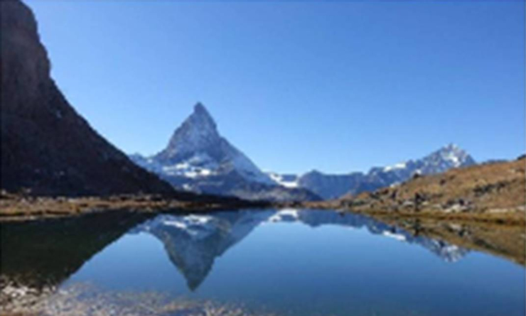 (圖片來源:《阿爾卑斯山脈之馬特洪峰》-陳華夫攝影)