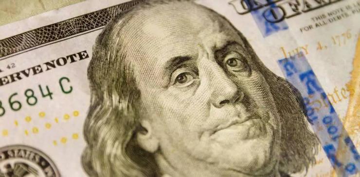 美國流通紙鈔最大面額100元，頭像就是班哲明・富蘭克林