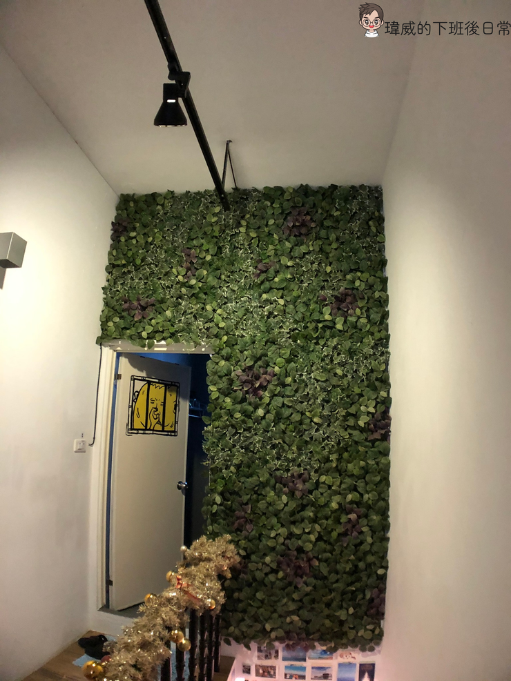 廁所外還有一片很漂亮的植物牆