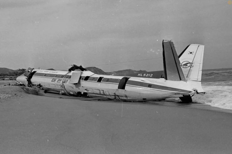 大韓航空F27事件飛機殘骸