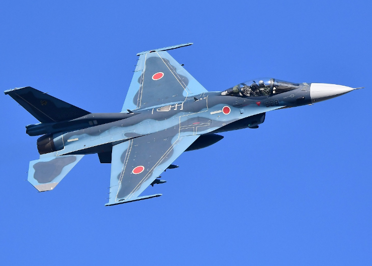 日本自製的F-2支援戰機，曾是世界上最昂貴的戰機，但也顯示出日本為了國防自主的努力。
