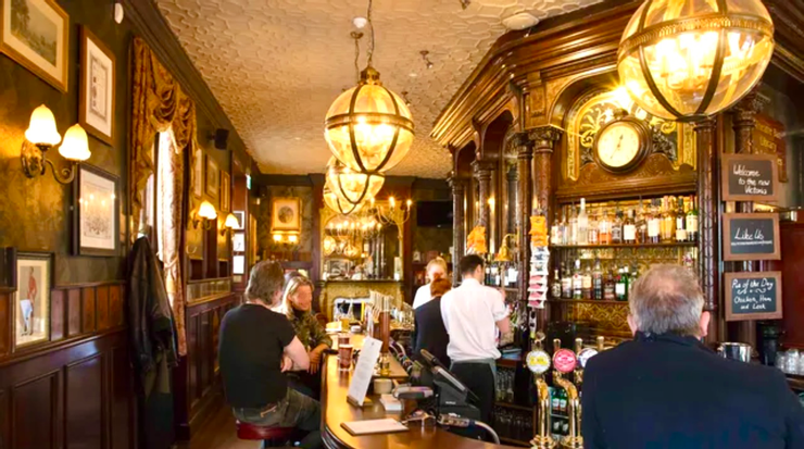 英國倫敦某Pub 取材於網路照片