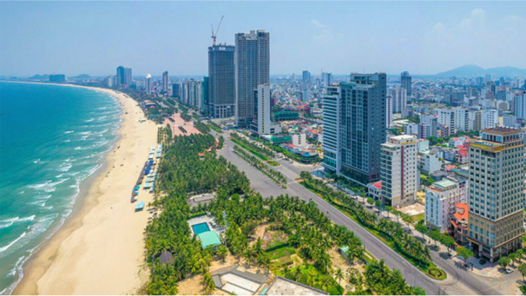 峴港沿海的公寓式酒店受影響最嚴重