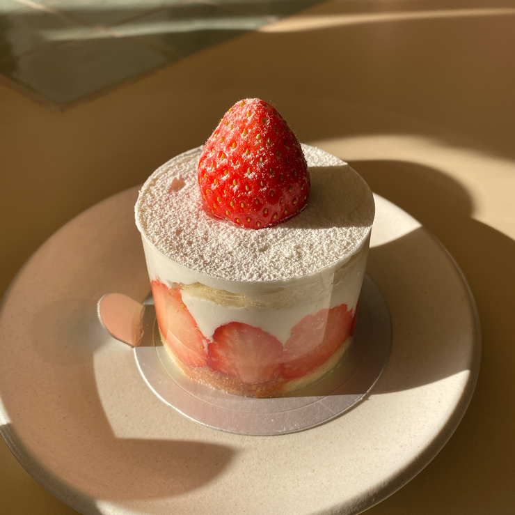 希望生活像草莓蛋糕，酸酸甜甜但可口