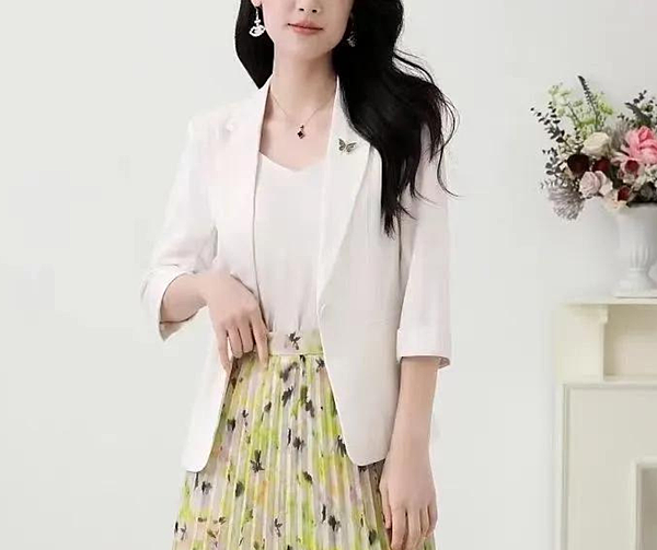 春季知性時尚－5款特色韓國西裝外套，輕鬆打造你的個性穿搭