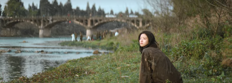 王陽溺水死去後,沈墨遠遠地看著崩潰的王響。然而,沈墨 18 年後告訴王響的是真的嗎?王陽真的是為了救她才會死去?無盡的留白,也是本劇迷人之處。