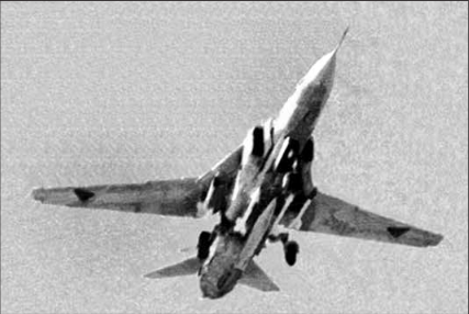 一架伊拉克米格23，機腹掛架配備了R-3S，機翼下方掛架則是R-60MK。一開始蘇聯似乎沒有向伊拉克說明為何他們提供的米格23上只有機翼掛點可以配備R-13M，伊拉克自己修改佈線使機腹掛架可以使用R-3S並進行試飛後才知道原因，還險些因此失去一架米格23。