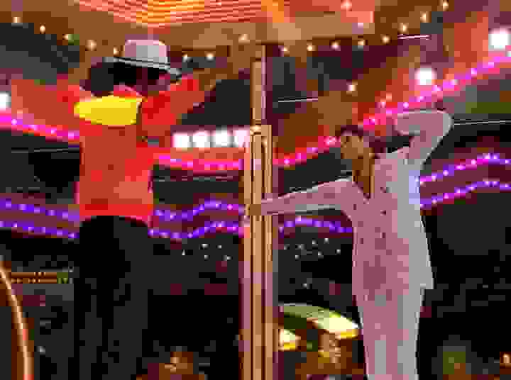 你甚至可以在支線中跟 MJ 跳舞