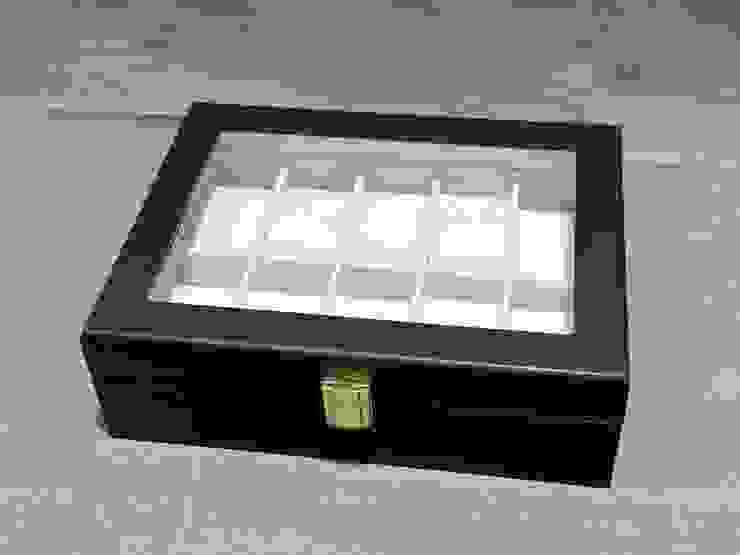 ⬆︎[木質錶盒外觀] 烤漆的質感看起來很好，拆開包裝覺得很滿意。