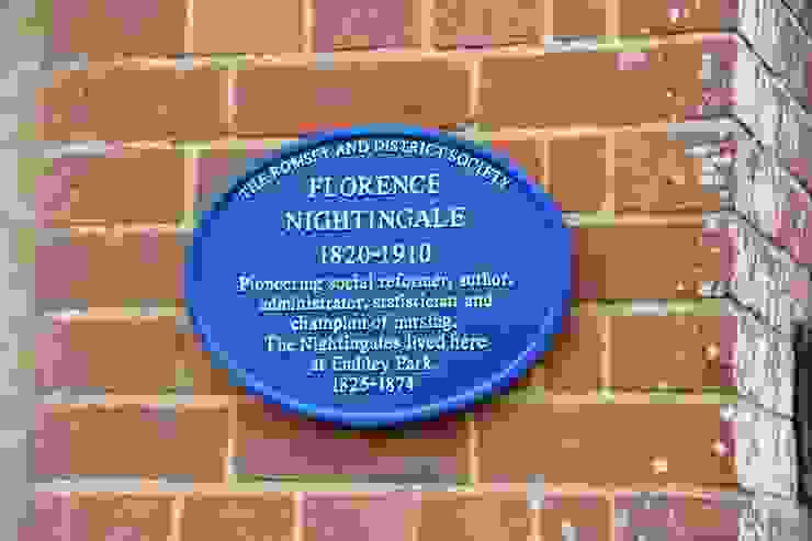 標示南丁格爾女士 曾經居住在此的藍色牌匾