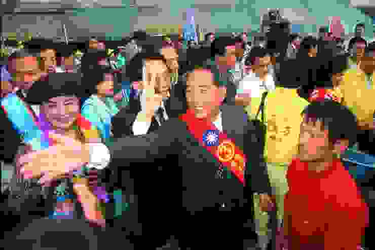 1994年的宋省長算是歷史上首次由台灣全體人民選出的政治人物，意氣風發的當時!這是我輩七年級生，大多數人有記憶以來卻又逐漸淡忘的首次民主政治選舉 (照片引自新新聞-風傳媒) 
