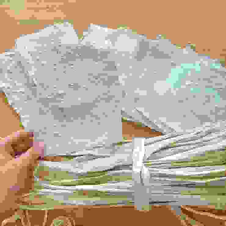 鳳梨葉的纖維可製成手抄紙。（圖片來源：旺萊山臉書）