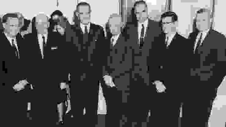 奧本海默於1963年獲頒費米獎時，不少好友都到場支持