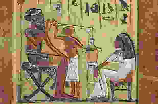 古埃及人喝啤酒的壁畫，圖片來源：Historicaleve
