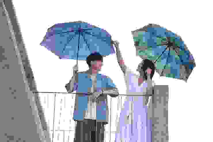 大振豐洋傘傘具與衣服的時尚穿搭照。