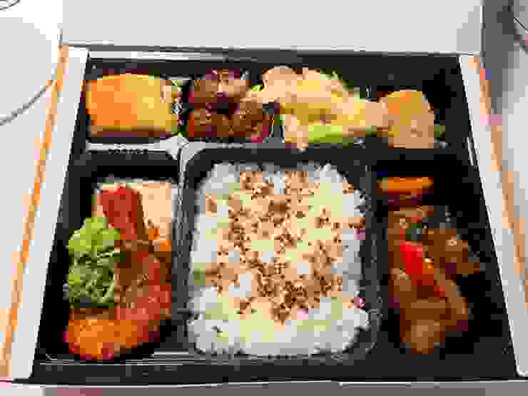 美福飯店米香餐廳的高級餐盒，一個要價560元，自己絕對花不下手的價位。
