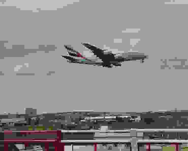 這是即將降落桃園國際機場的阿聯酋A380型客機!