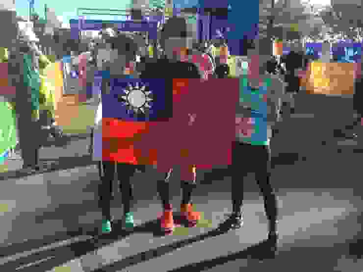 那時候看到很多台灣國旗，只要看到台灣的字樣，大家就瞬間變成一家人。還因此交了很多朋友