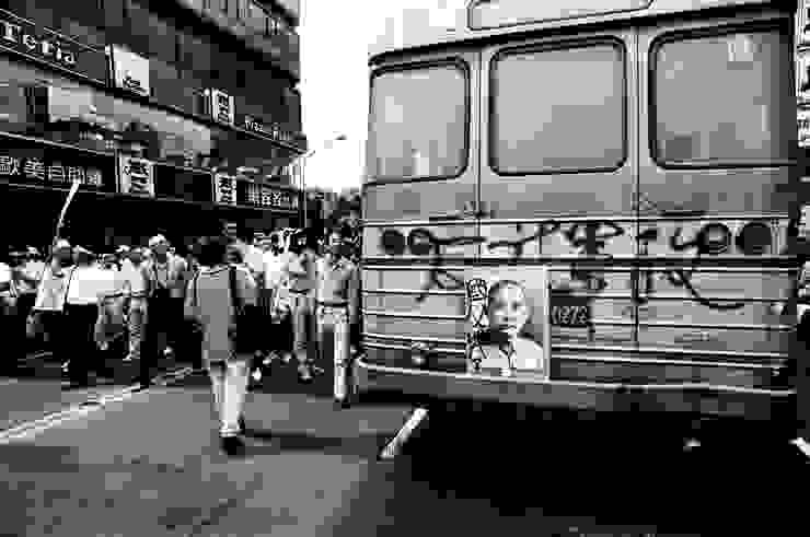 1990.05.20  噴漆於公車