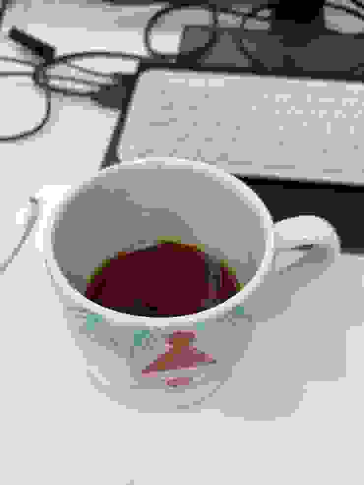 全無熱量的咖啡，會給它個特寫純粹為了紀念難得的一天兩杯咖啡，這顏色這口感應該偏淺焙。