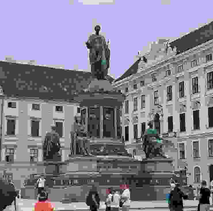 弗朗茨約瑟夫一世雕像，Hofburg