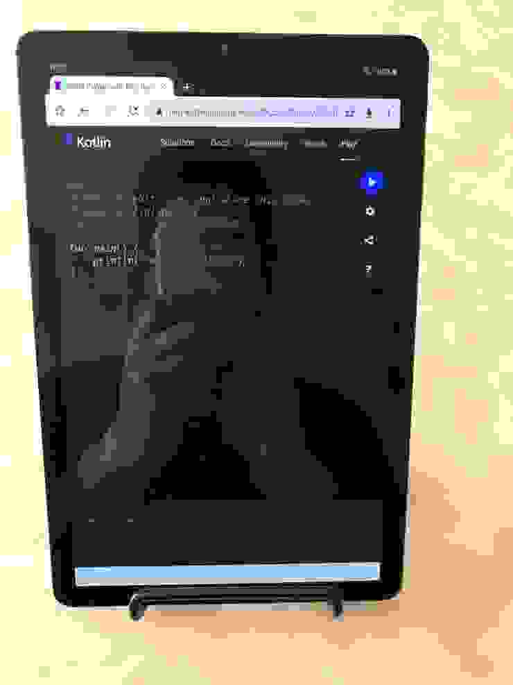 Android 平板上練習 Kotlin 程式語言示意圖
