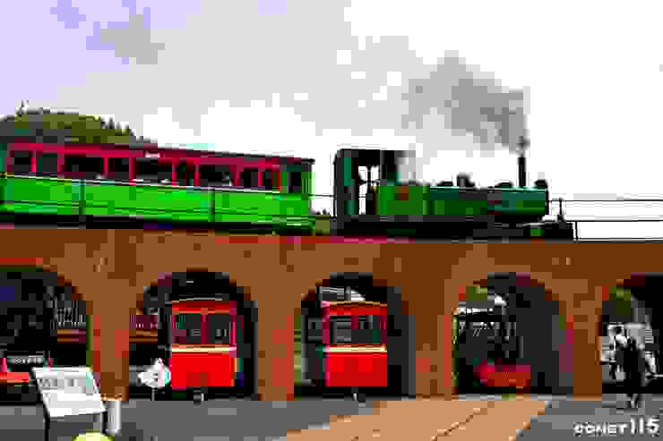 ABT君走過紅磚拱橋意象，頗有致敬舊鐵道的趣味