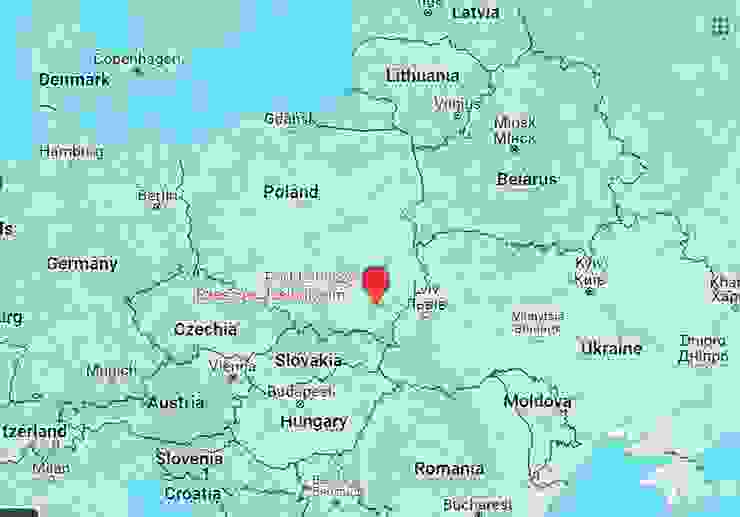 紅點是 ❙熱舒夫-雅西翁卡機場❙，近在 ❙波烏❙ 邊境，是 ❙澤連斯基❙ 安全出訪的主要通道