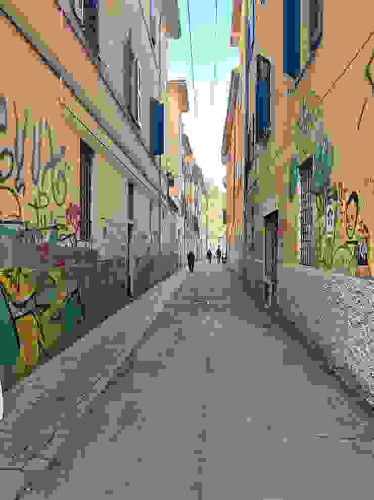 波隆那礦物展住在波隆那市區，街上充滿創意塗鴉