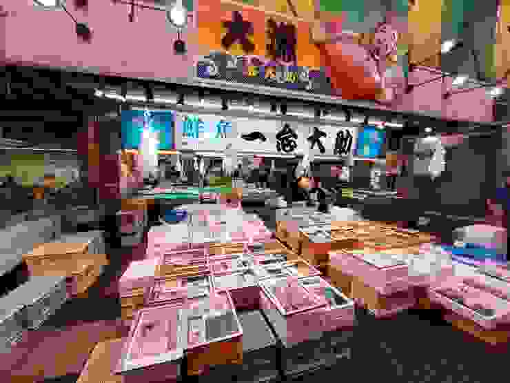 近江町市場隨便一間商店，都是滿滿的海鮮