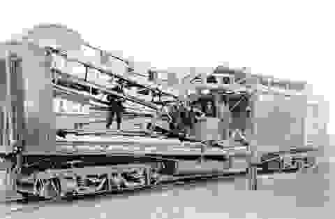 威爾科克斯搶案中，被炸毀的車廂。（1899年）
