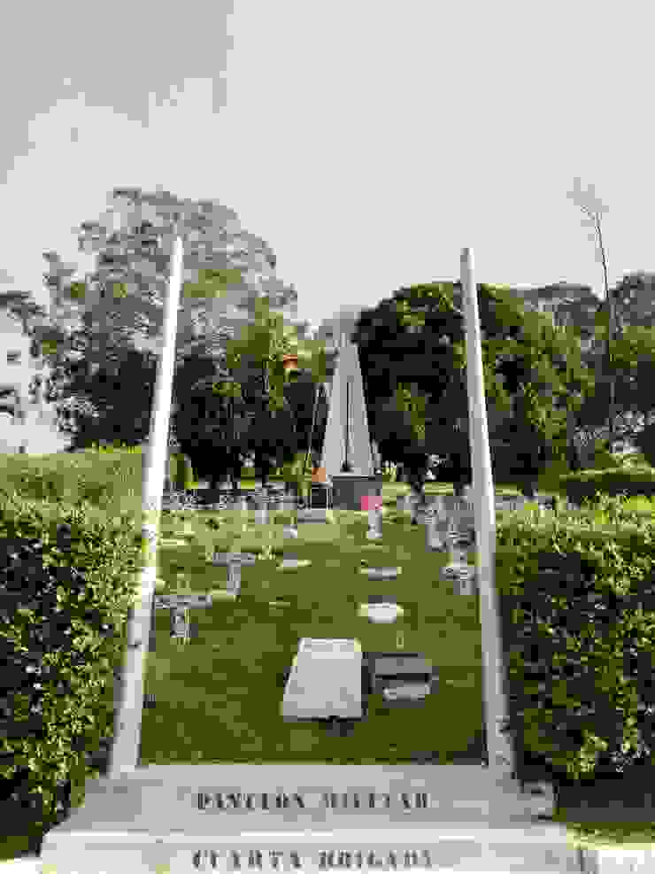 安葬軍人的墳墓，類似我們的「忠烈祠」。