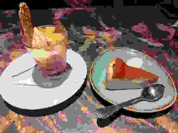 (右)巴斯克蕉香乳酪蛋糕、(左)霜淇淋百匯