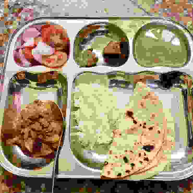 蔬菜 Sabji （左下）｜豆子濃湯（右上）