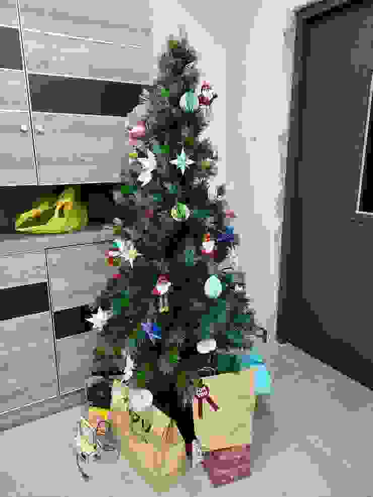放滿交換禮物的聖誕樹
