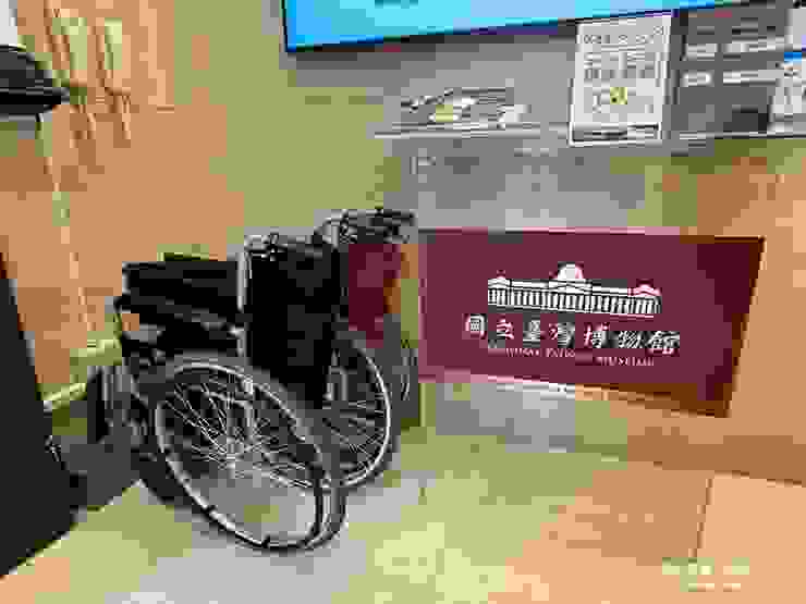 無法久站久坐的長輩，櫃台處可以借用輪椅。