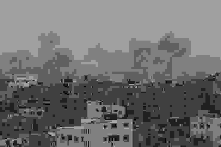 2023年10月29日，以巴衝突持續，加沙城不斷冒出滾滾濃煙。（Reuters）