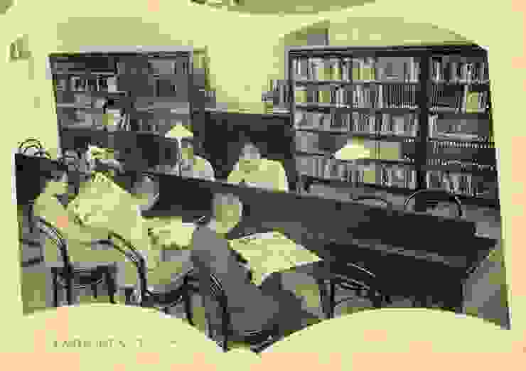 1923年台北高等學校的學生在學校圖書閱覽室讀報（圖源：文化部國家記憶庫）