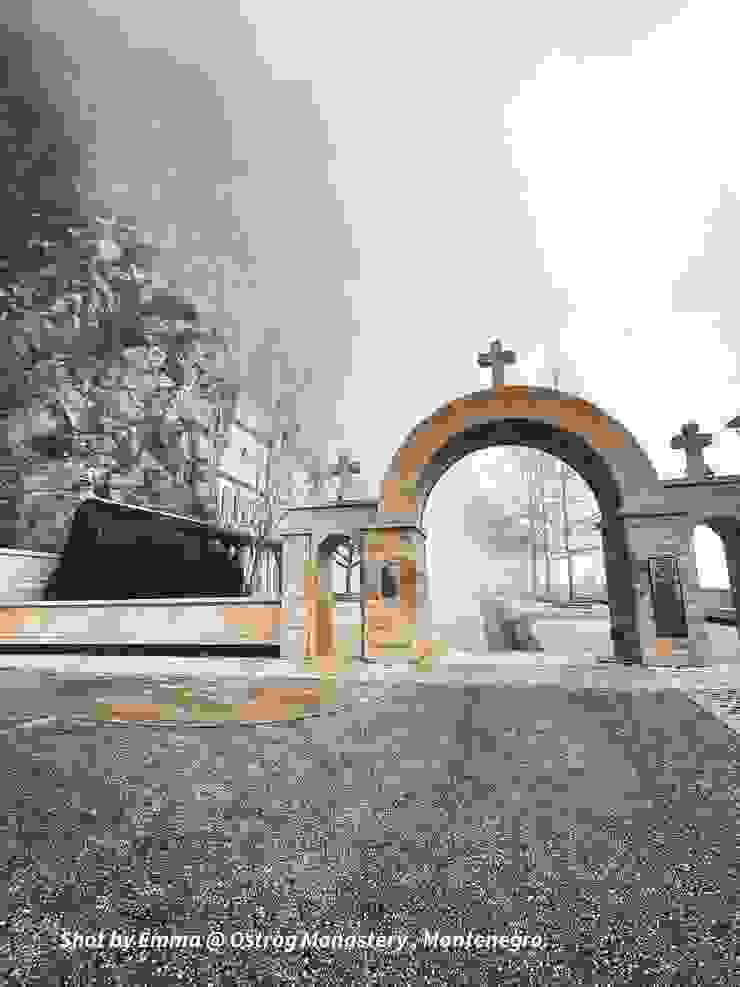 奧斯特洛修道院 ( Ostrog Monastery ) 入口