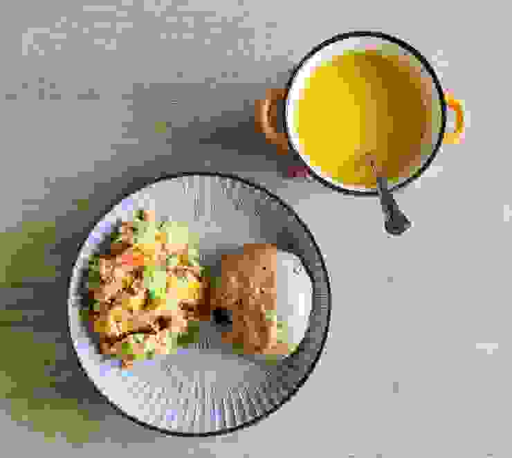前幾天的早餐：五彩雞肉炒蛋、雜糧麵包及南瓜濃湯。