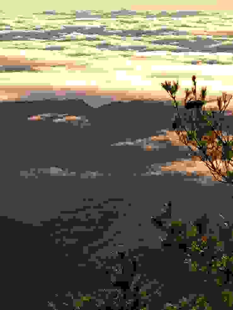 遠眺日出灑落縱谷的聖光。（Photo by. HASSELBLAD X2D + XCD 55/2,5V）（這張算作弊，全幅鏡頭等效焦距44mm的一億畫素照片下去裁切，還是清楚到不行，變態啊～）