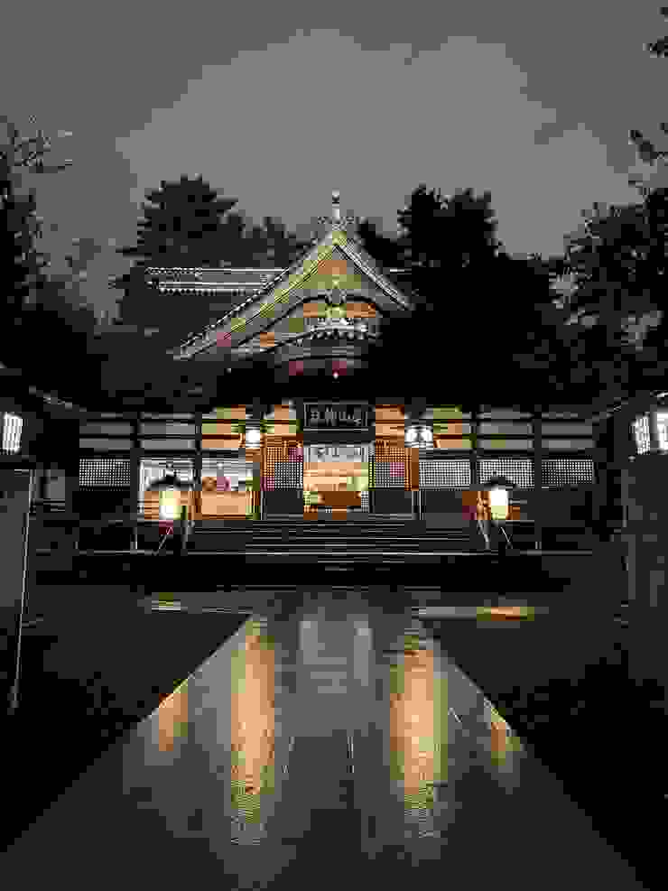 晚上的尾山神社
