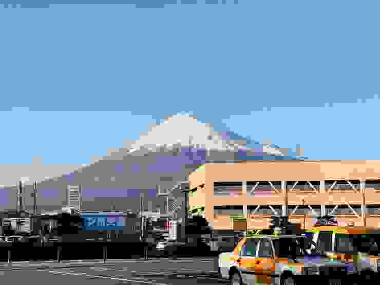 新富士站前的排班計程車。富士山就在前方