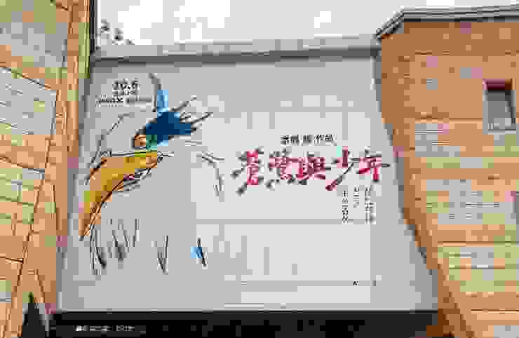 台北美麗華影城，大幅的《蒼鷺與少年》廣告。