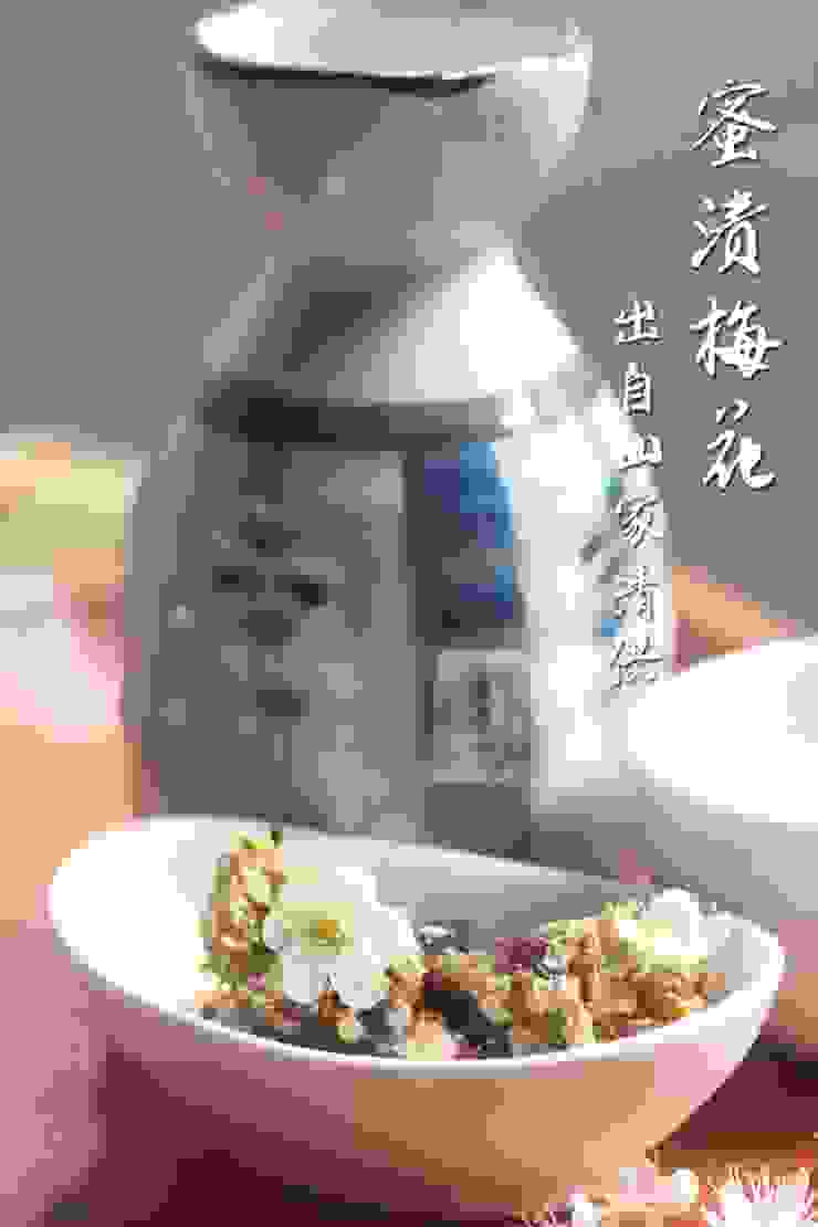 南宋詩人楊萬里筆下的梅花餐「蜜漬梅花」，是一道有助詩興，又適合下酒的小菜。