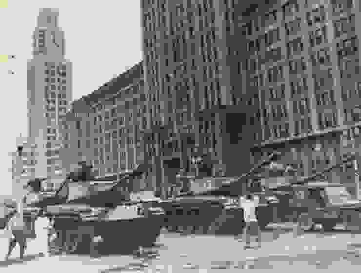 1964年在里約熱內盧街頭的坦克