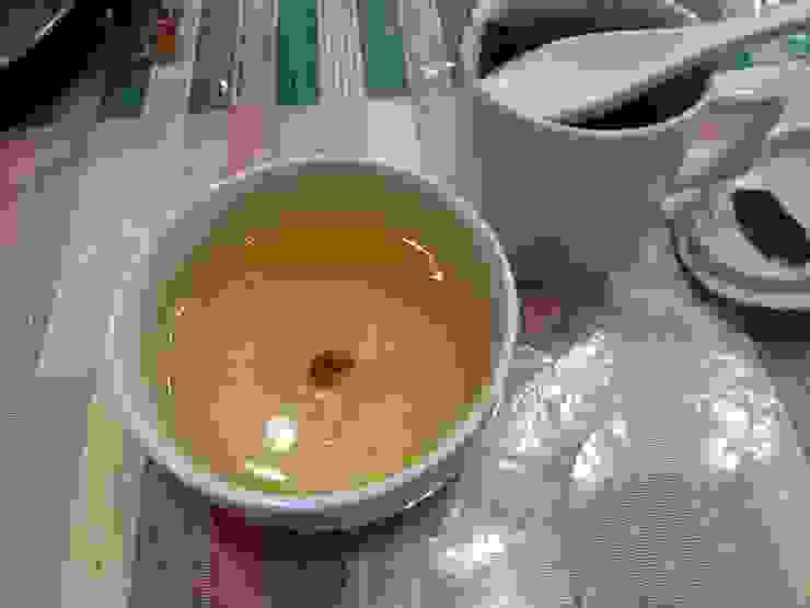 純白底色方便觀察茶湯顏色