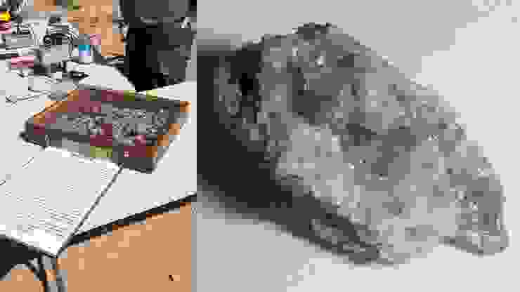 （左）現今放置於三位一體原爆現場的「托利尼提物質」展示盒；（右）「托利尼提物質」
