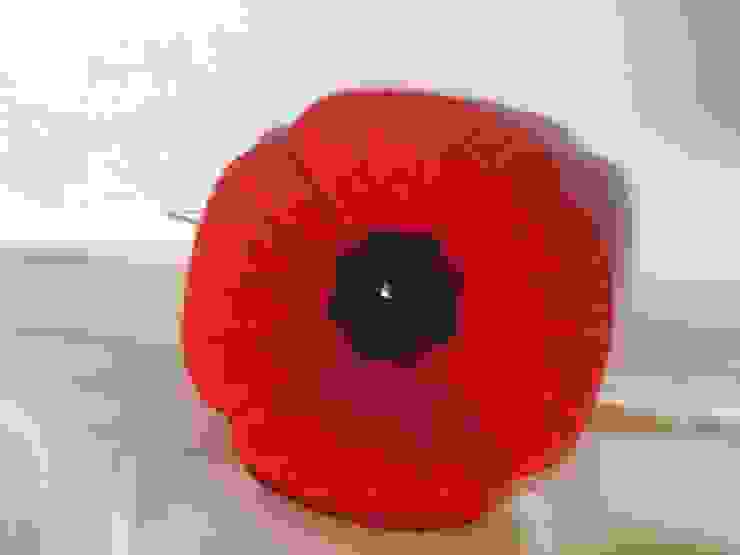 加拿大國殤日的紀念襟花：poppy （虞美人花）
